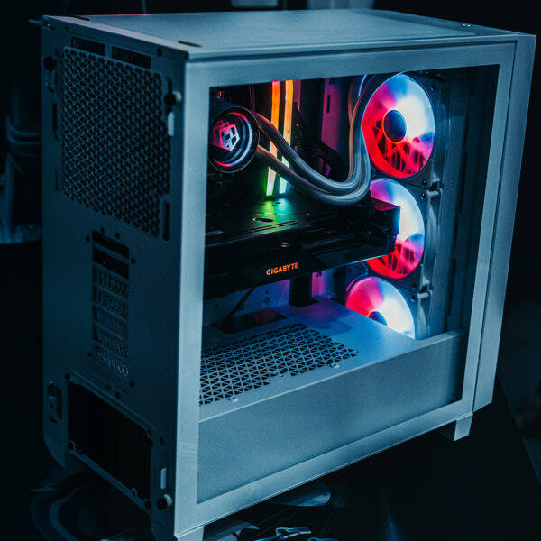 PC GAMER AMD RYZEN 5 9600X RX 7800 XT 32GB RAM DDR5 5200 1TB M2 WC360 WHITE 3000D 750W W10 PRO - Imagen 3